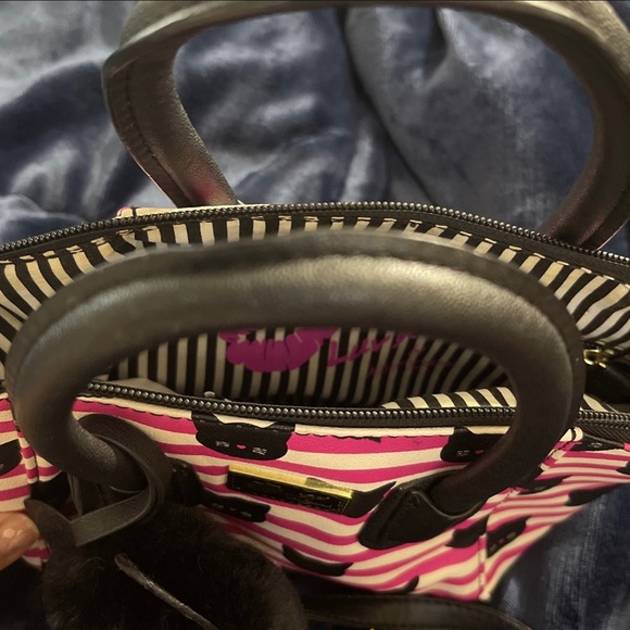 Luv Betsey by Betsey Johnson purse.size are 10" wide x 7" tall x 5" - Picture 7 of 10